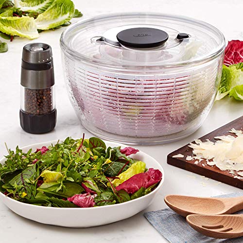 OXO Salad Spinner, Large Round Vegetable Drainer, Serves 4 or More, 27 x 27 x 15.5 cm, Dishwasher Safe (Low Temperature Setting)