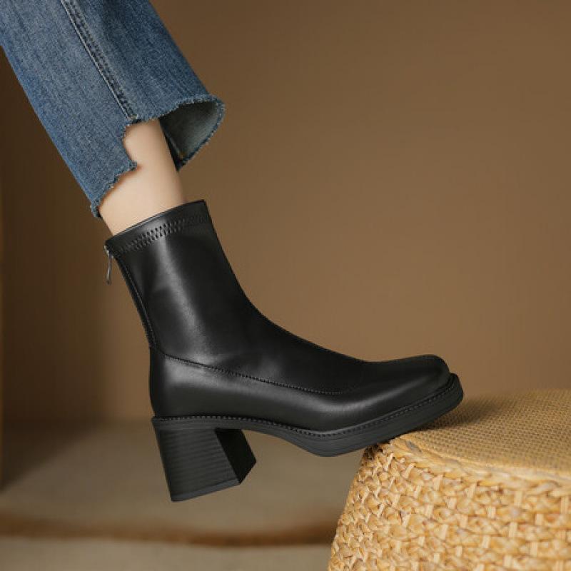 Autumn and winter women's leather boots solid color round head high heel women's boots comfortable rear zipper large size medium boots new Martin boo