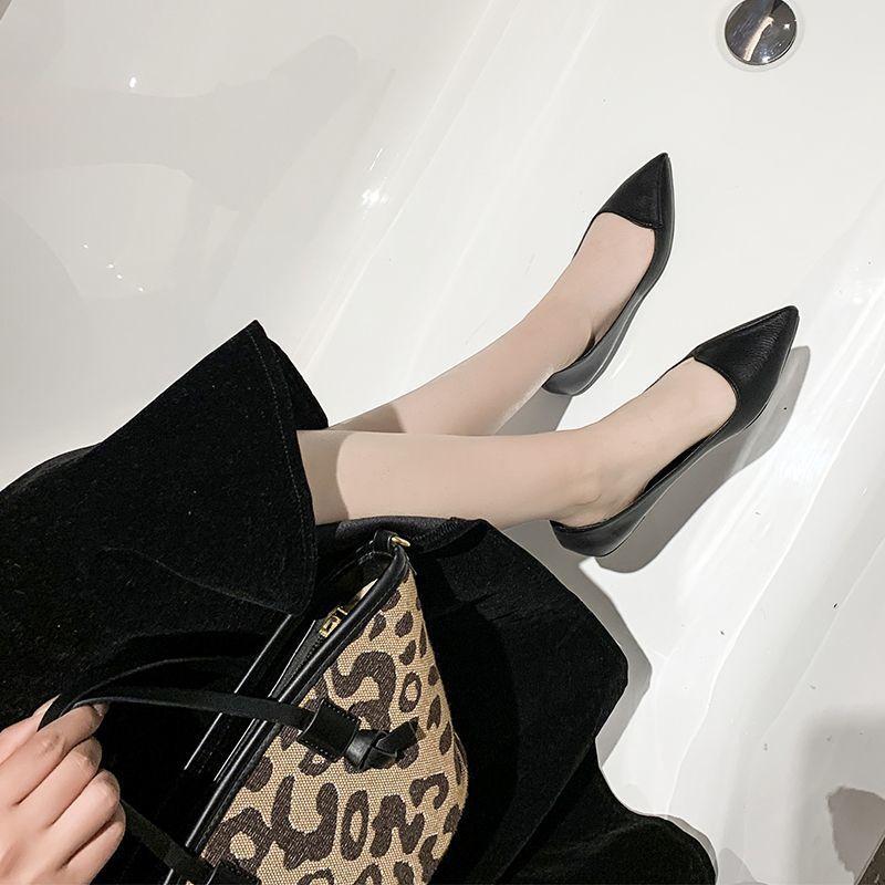 Soft-soled work shoes, black pointed flat-soled single shoes 2025 professional flight attendant shoes, soft leather comfortable work hotel leather