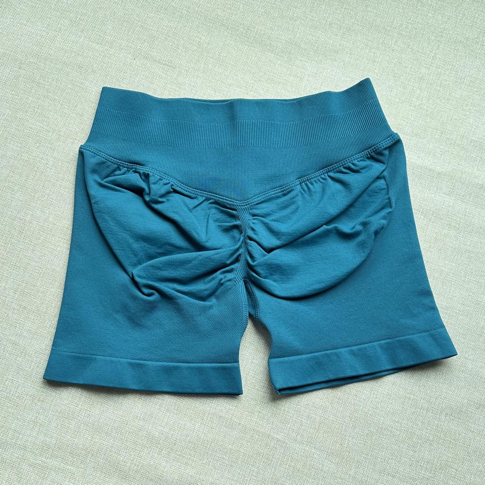DFYNE Candy Color Raffung Nahtlose Yoga-Shorts - Dreiteiliger Bund, Enge Passform