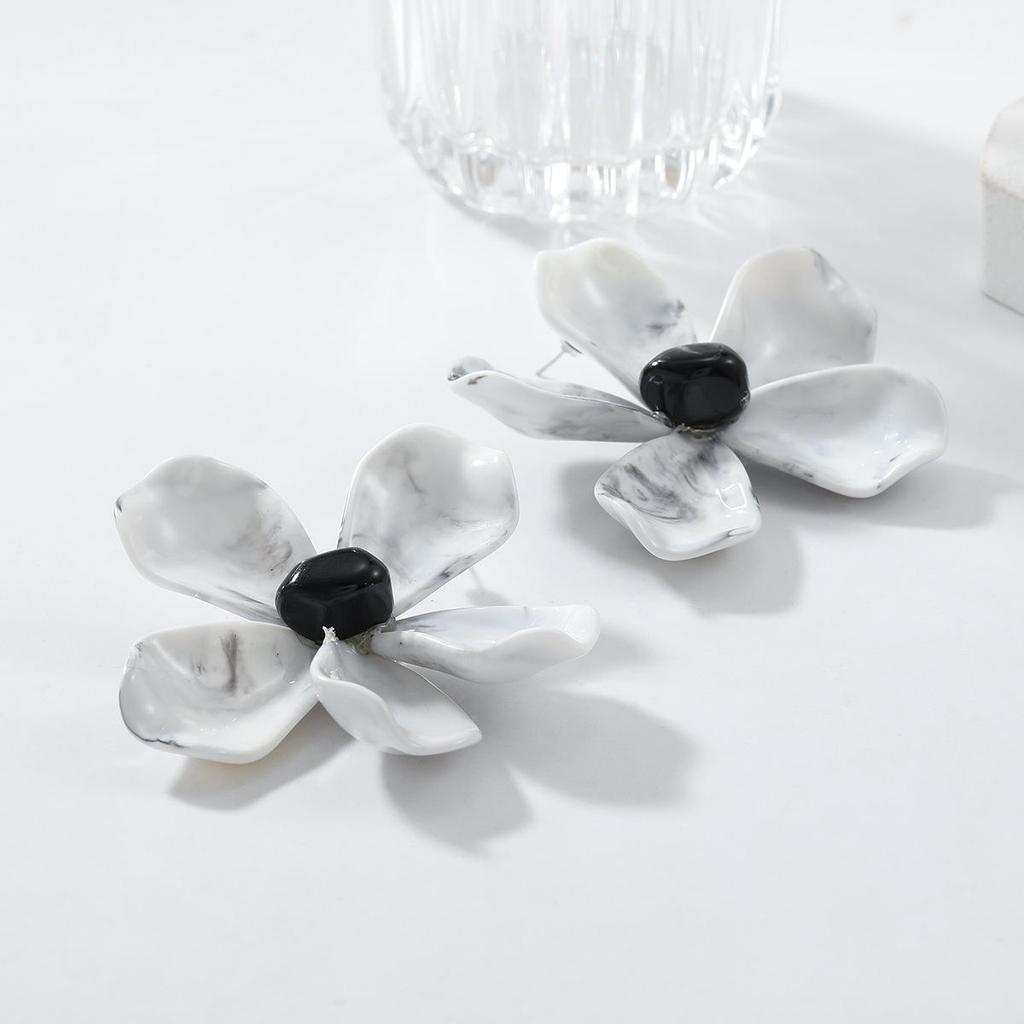 2024 Exaggerated Flower Resin Earrings for Women
