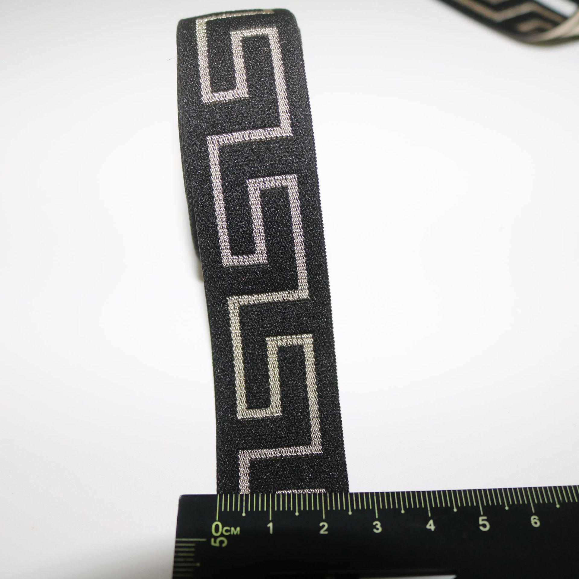 

Жаккардовая эластичная резинка с золотой нитью для брюк и юбок