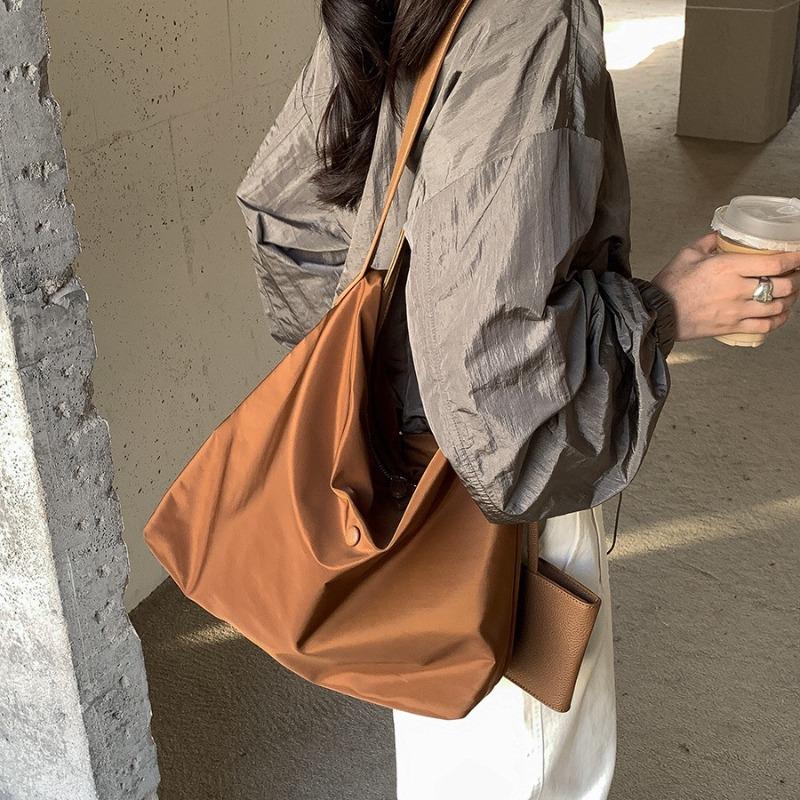 Spring women's casual commuter bag new fashion shoulder bag high sense large capacity women's nylon bag