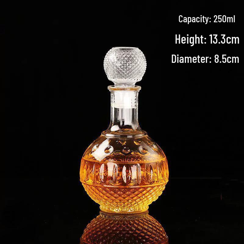 European Crystal XO Glass Decanter: Transparent Whiskey and Wine Bottle