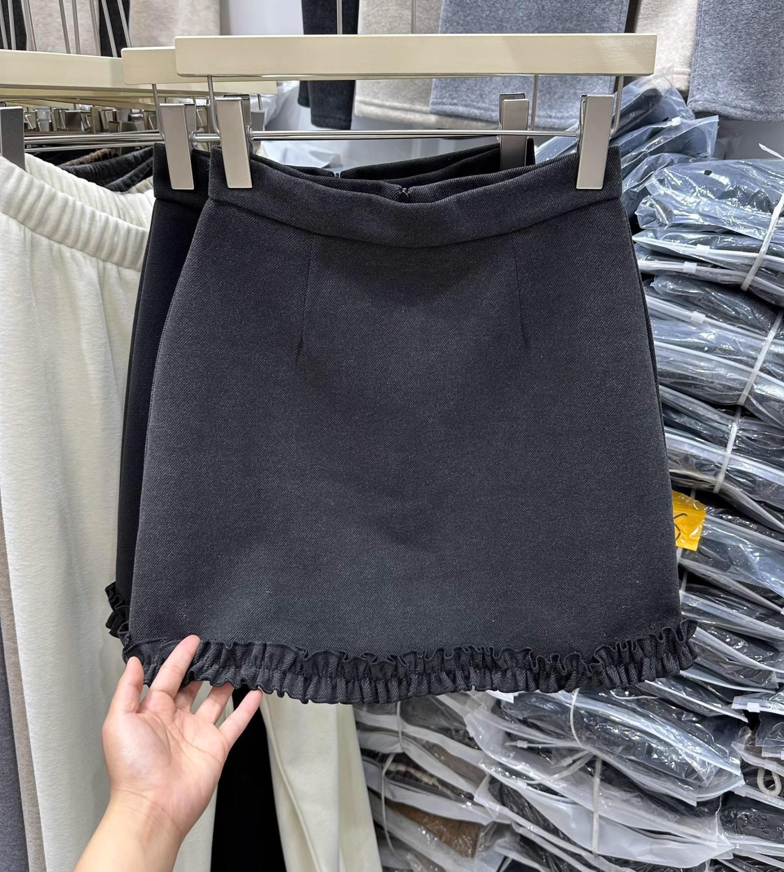 

Women s A-Line Wool Skirt with Wood Ear Trim - Slimming, Anti-Exposure, College Style for Autumn/Winter. XS [recommended 70-85 jin]