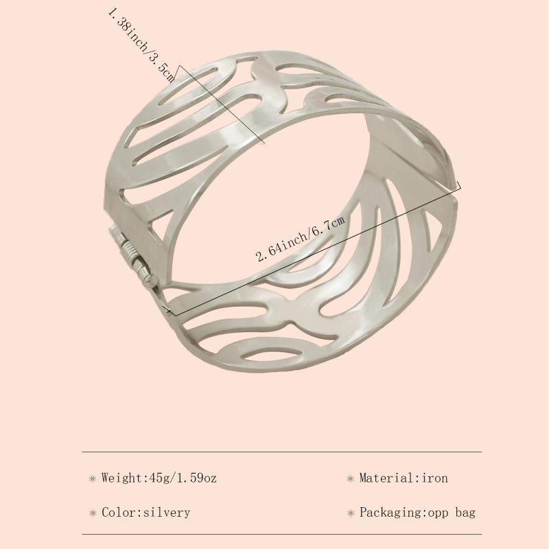 Women's European & American Fashion Metal Hollow-Out Exaggerated Elastic Bracelet Armlet