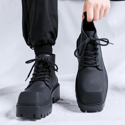Boots & Stiefel