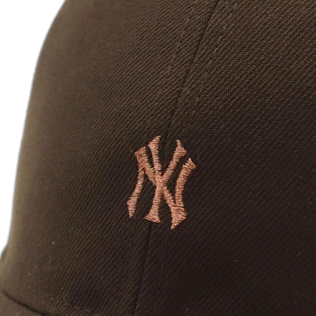 New Era Cap 9THIRTY NY New York Yankees ONSPOTZ Exclusive NY Brown 9Thirty Metallic Mini Logo Mlb New York Yankees M/L