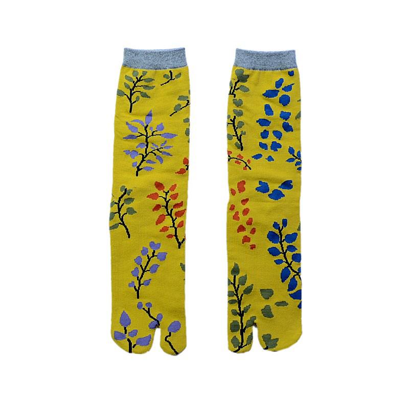 Trendy Japanese Multi-Color Jacquard Floral Tabi Socks - Cute Split-Toe Mid-Calf Design