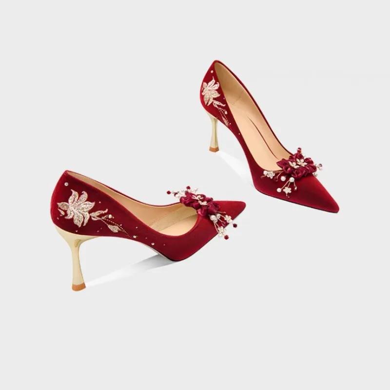 Fashion Women's Fashion Thin Heel Shoes Spring New Pointed Head Shallow Mouth Suede Flowers Anti-slip Wear-resistant Wedding Shoes