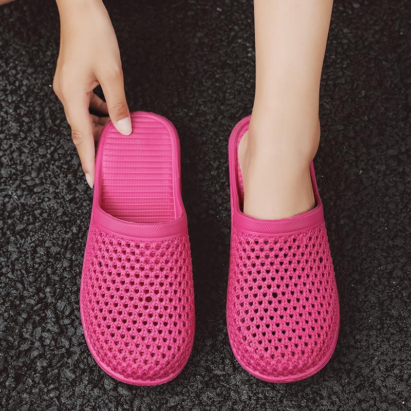 Носимые туфли бабушки во все сезоны пластиковые водонепроницаемые и износостойкие сандалии тапочки для ванной женские 36 2383₽