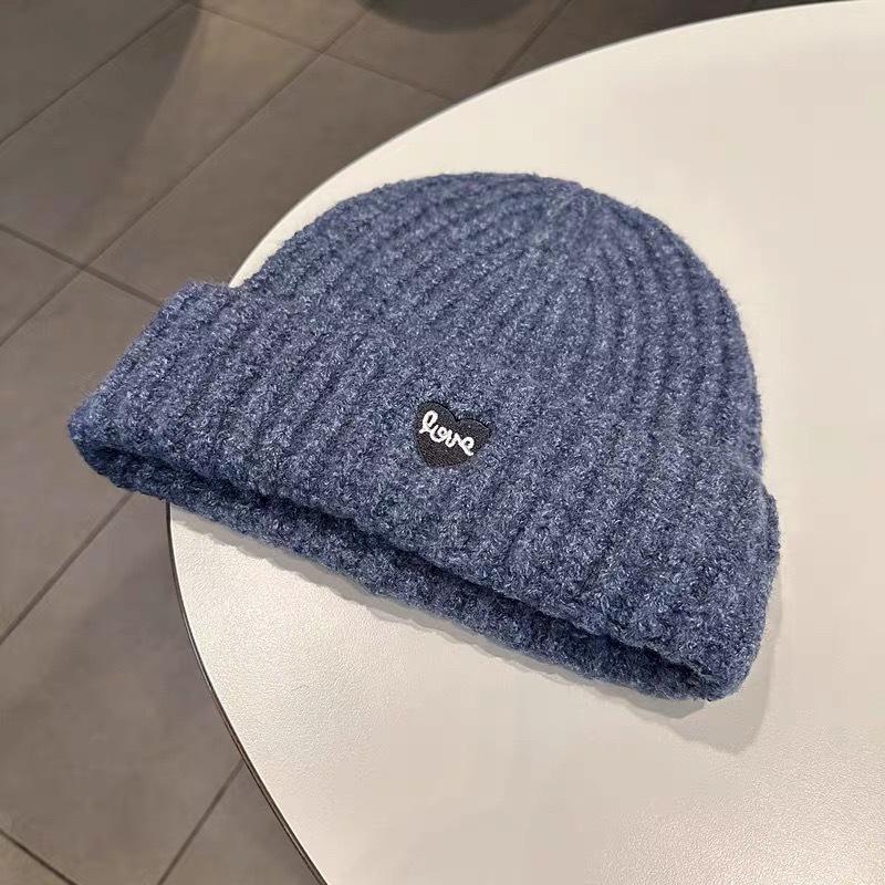 Simple and thick love knitted hat for girls, thickened and cute wool hat for autumn and winter, warm ear protection hat for men