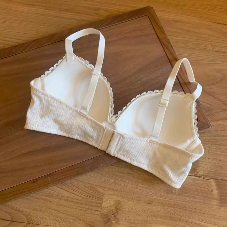 Strawberry Mochi Lace Trim Floral Underwear Set with Wireless Bra for Women