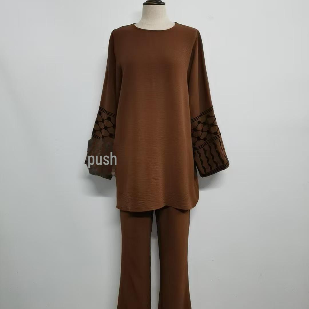 

Костюм Yiduoduo в ближневосточном стиле из вышитого топа и широких брюк 24836