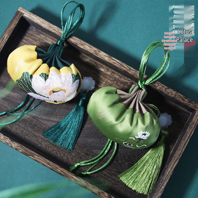 Elegant Dragon Boat Festival Mugwort Tassel Sachet