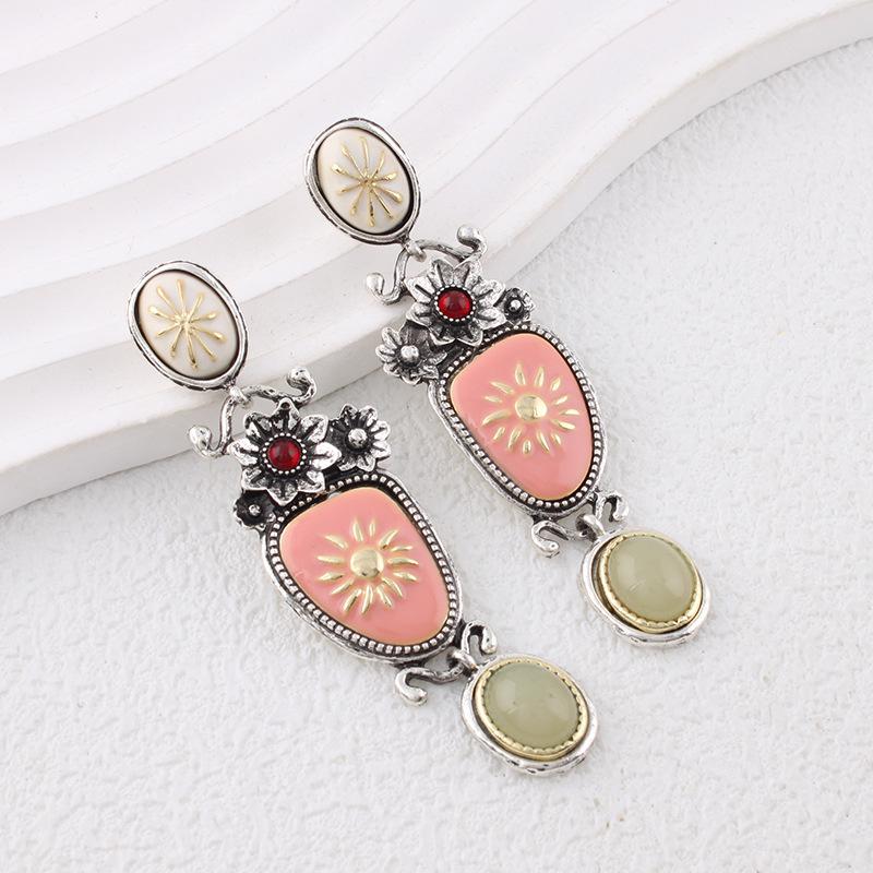 Vintage flower stone vacation style earrings niche personality court style dripping earrings