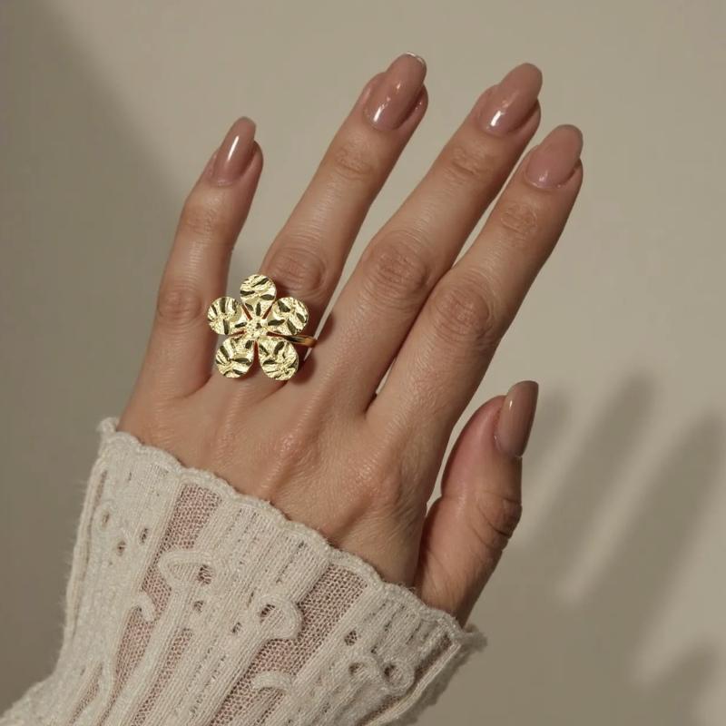 Elegant Textured Flower Open Ring Stainless Steel Adjustable Fashion Jewelry золотистый