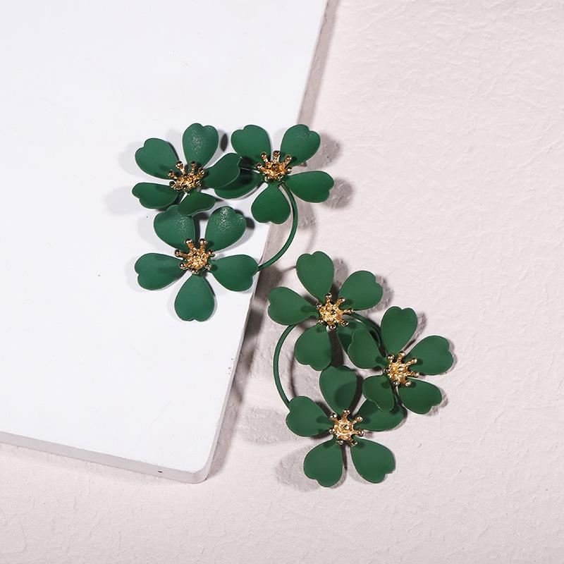 Fashion Black White Green Flower Earrings for Women Vintage Bohemian Summer Plant Romantic Party Jewelry Accessories