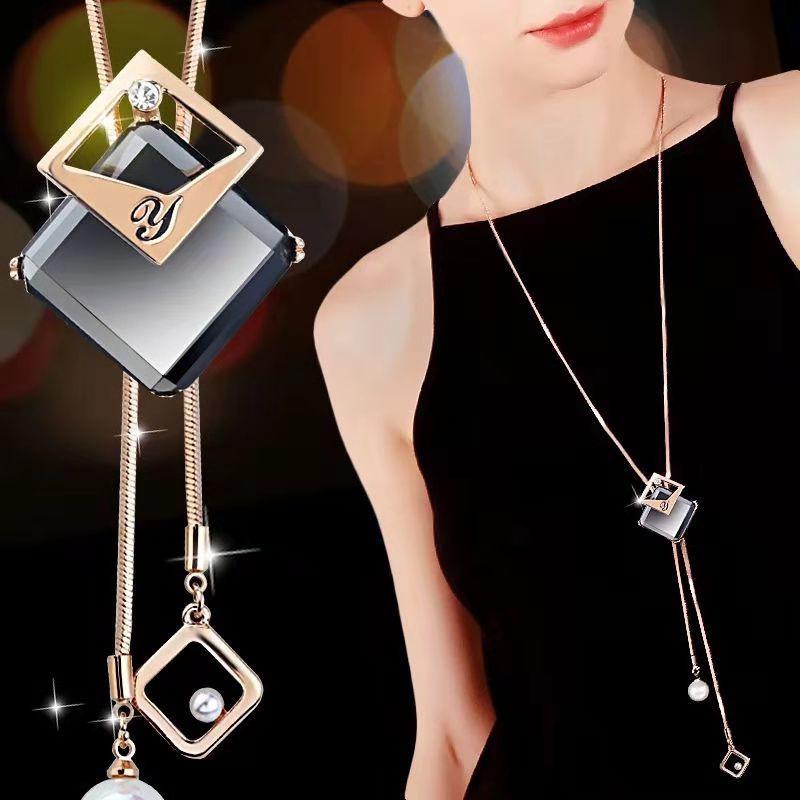 Elegant Long Chain Sweater Necklace: Autumn/Winter Chic Pendant for Women
