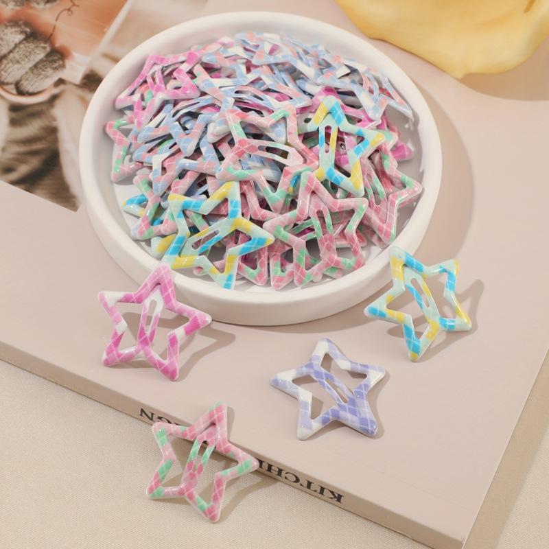 Y2K Star Hair Clips: Cute Five-Pointed Star Accessories for Kids' Side Bangs.