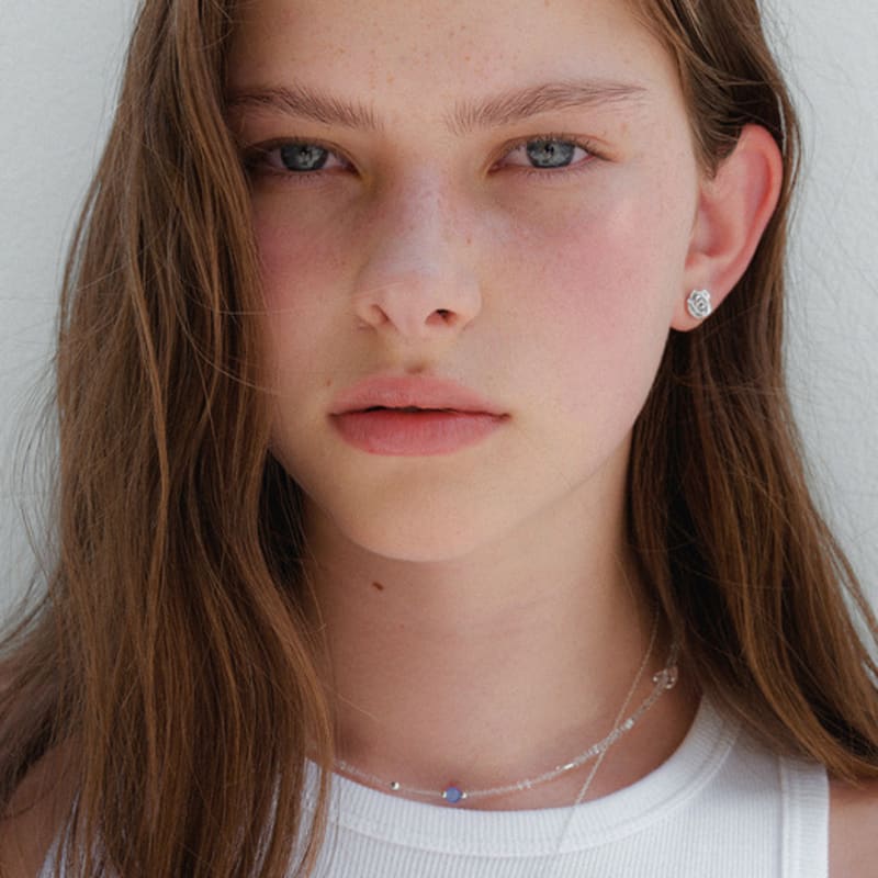 leeENoir Blue Point Clear Beads Necklace