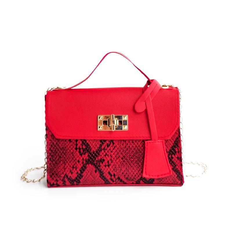 Ielgy Ladies Chain Messenger Bag Fashionable All-Match