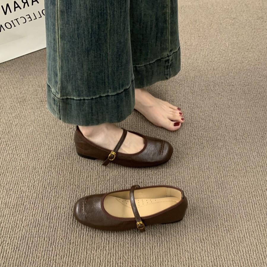 Vintage Versatile Evening Breeze One-Word Buckle with Round Head Mary Jane Shoes Commuter Small Brown Leather Shoes Ballet Shoes.