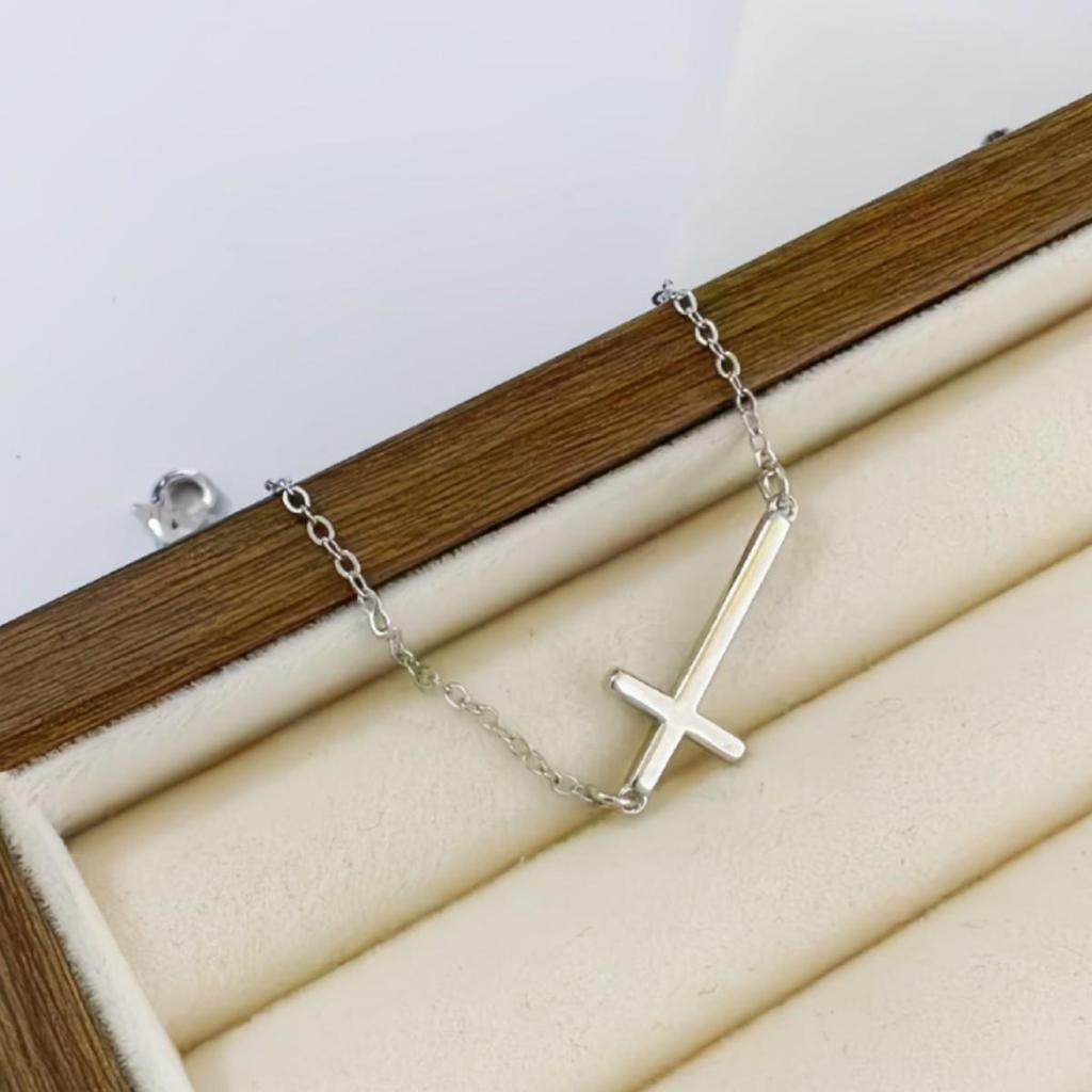 Women's Elegant & Versatile Cross Bracelet - Simple, Fashionable, Sweet Luxury Jewelry