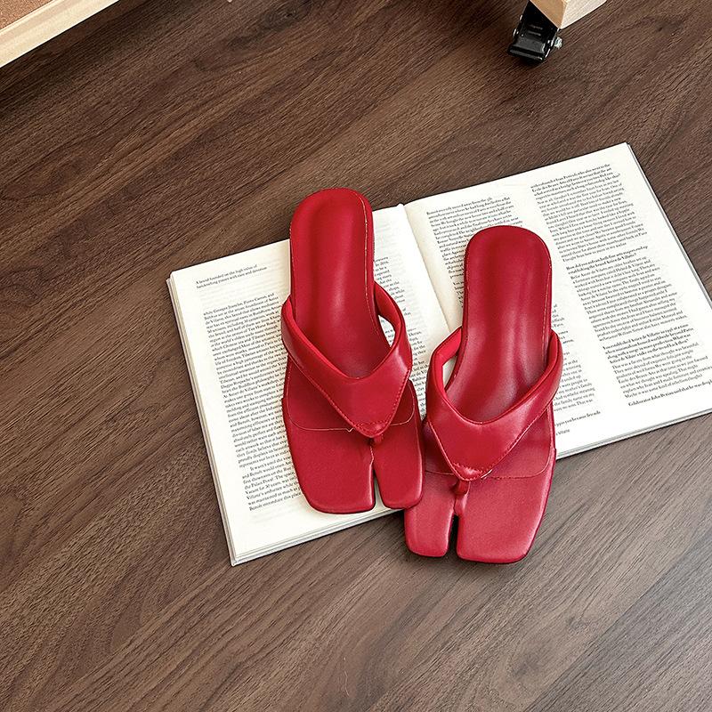 Versatile casual outerwear women's flip-flops summer new fashion high-end skirt niche design flat-bottomed sandals
