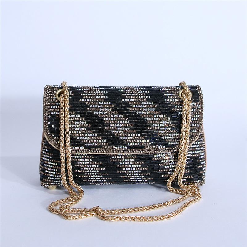 Fashion diamond-encrusted shoulder bag, new hand-held small square bag, banquet and dinner bag.