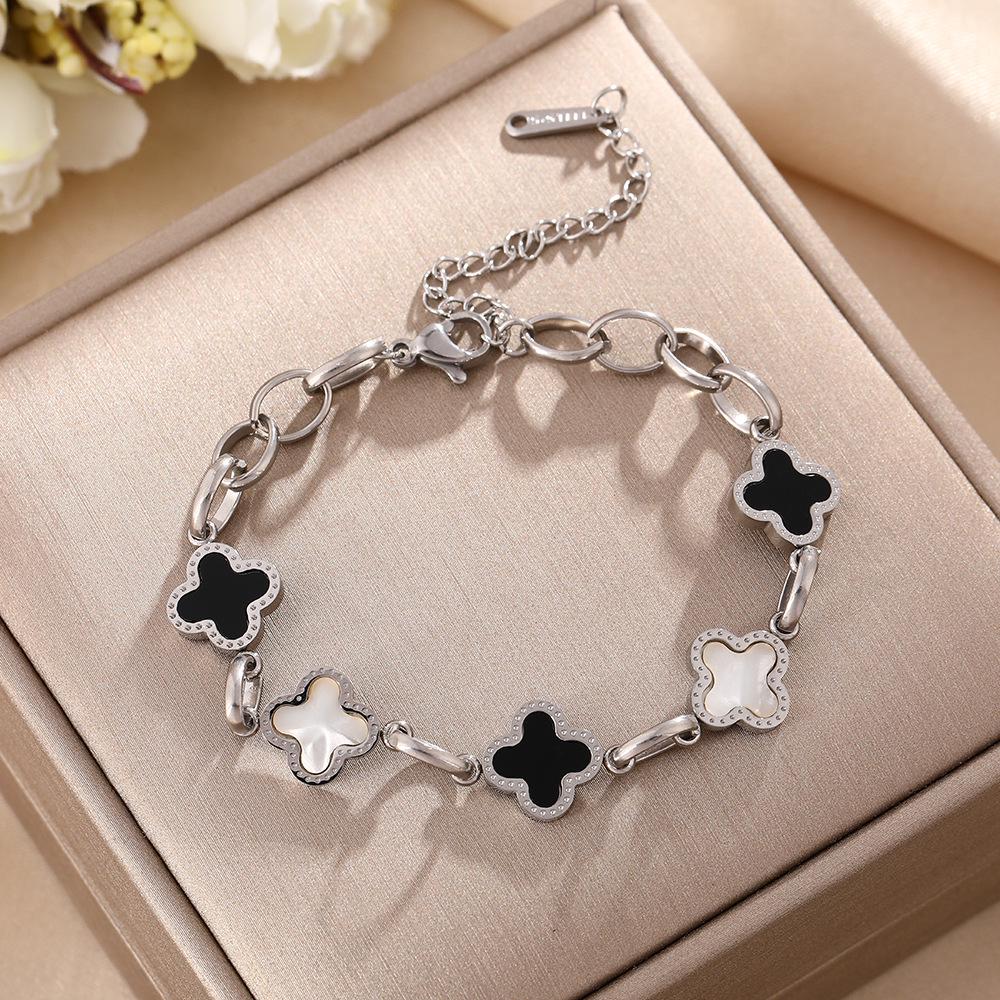 Luxe Titanium Staal Vierbladig Klaver Armband in Koreaanse Stijl met Ingelegde Diamanten voor Vrouwen - Kleurvast