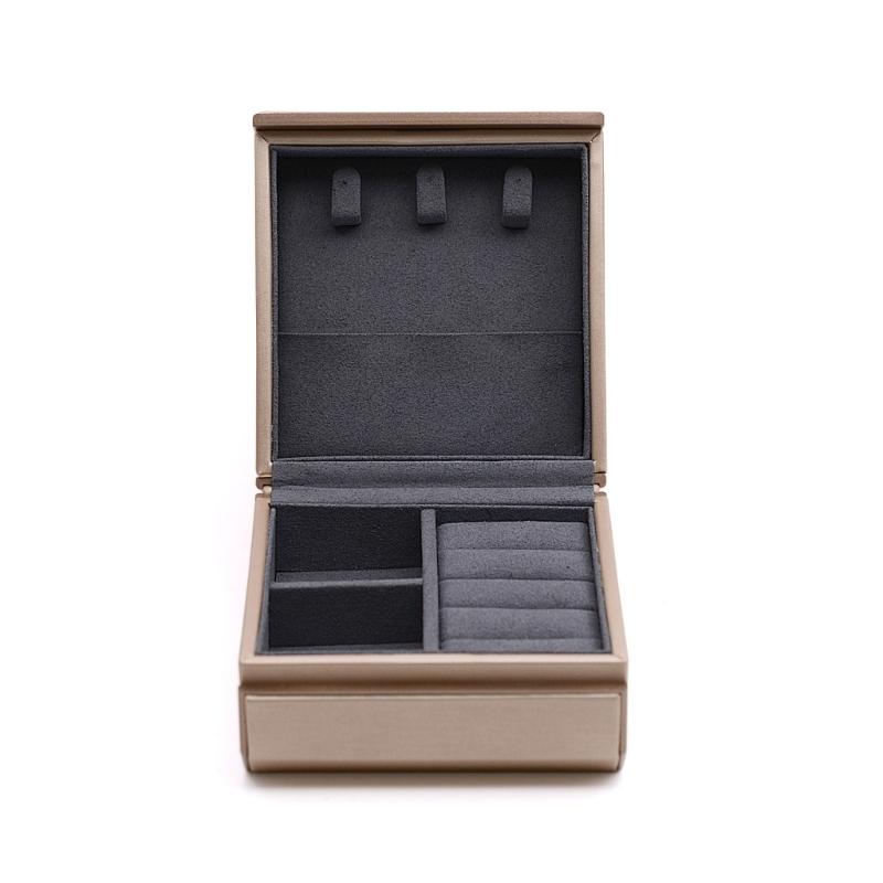 Mini Jewelry Organizer Durable Storage Box for Women Travel Display Holder Portable Necklace Travel Organizer for Women