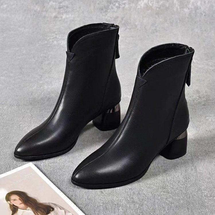 Short boots, foreign gas single boots, women's 2025 autumn and winter new pointed thick heel medium tube boots, medium heel velvet warm women's leat