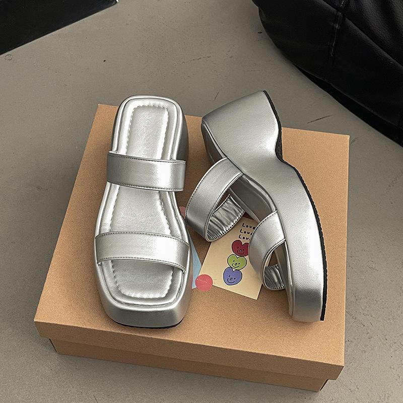 

Шлепанцы на танкетке с толстой подошвой, летние, высокого класса, для улицы, нишевый дизайн, модные, с открытым носком, маленькие сандалии 40