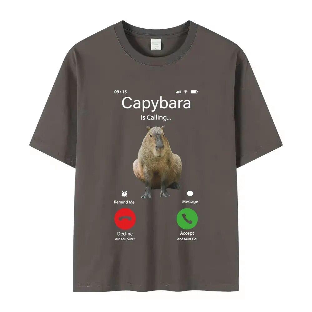 Camiseta divertida de Capybara Calling, regalo para amantes, camisetas con estampado de Cavy y roedores más grandes, camisetas informales de moda de verano de gran tamaño, Unisex