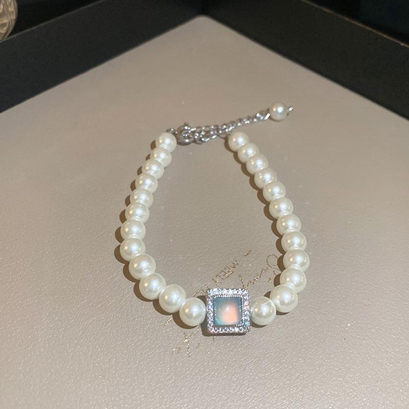 Elegant Crystal Flower Pearl Bracelet - Light Luxury Whitening Jewelry