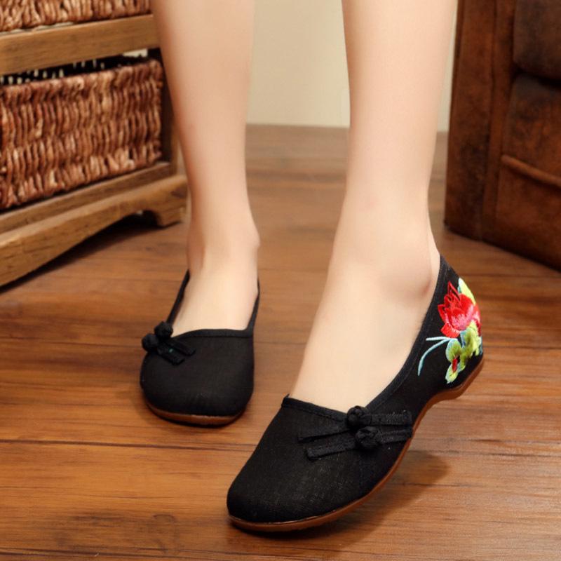 

Старинные пекинские туфли из ткани с круглым носком и вышивкой — удобный этнический стиль для мам 39 чёрный