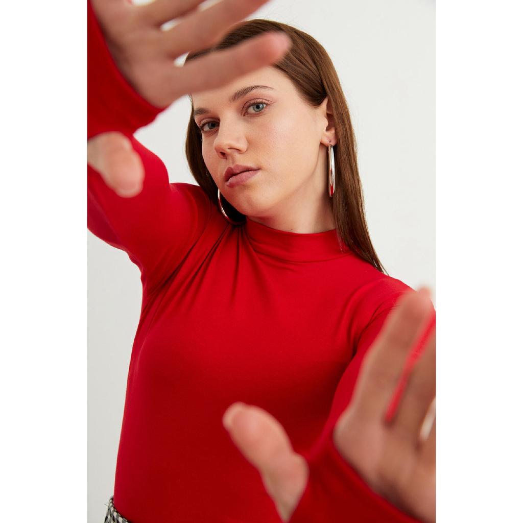 Schwarzer Damen-Body mit Fingerdetail