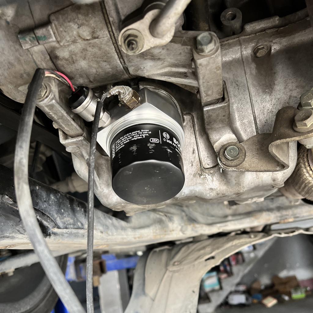 AE86 FC1 FK7 GT86 BRZ Oil Filter Sandwich Plate for Oil Pressure Sensor Oil Temp Sender with Stainless Steel Connectors Adaptor