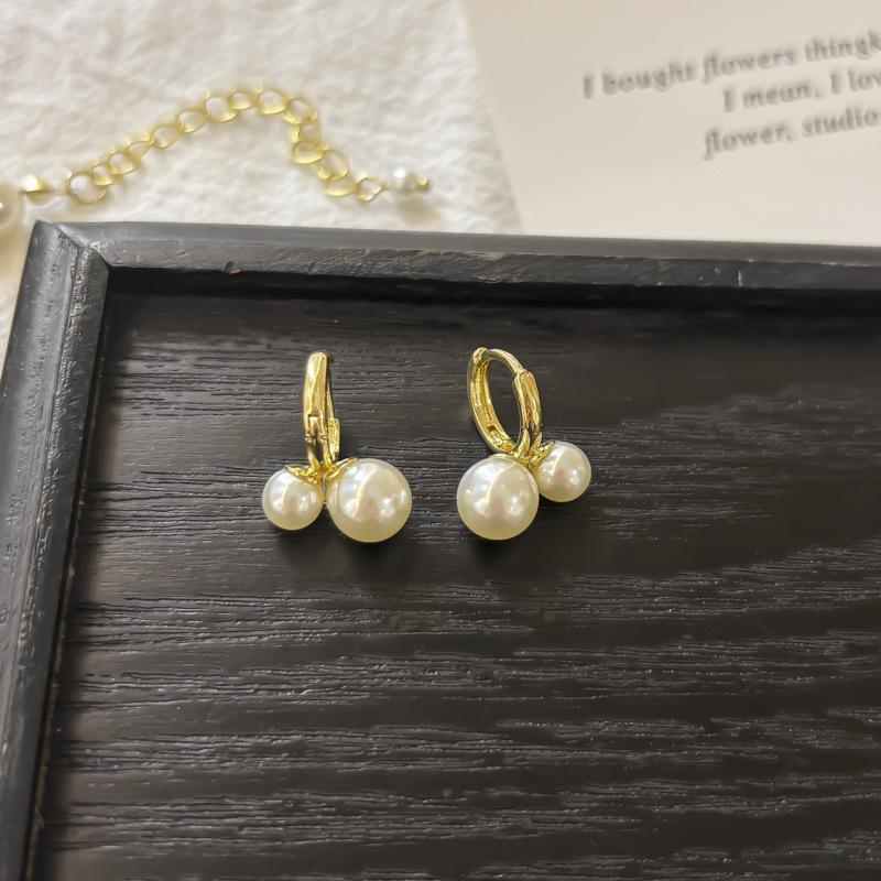 Amber Coffee French Retro Luxury Earrings - Women's Elegant Studs with Niche Design