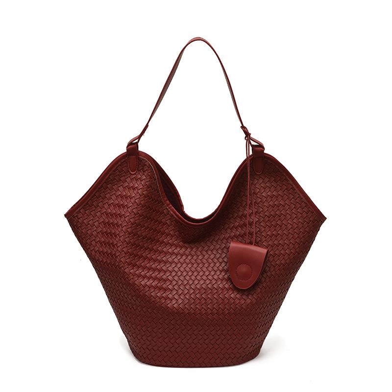 2026 Autumn Korean Woven Texture Bucket Bag - Trendy Large Capacity Shoulder Bag for Women and Kids