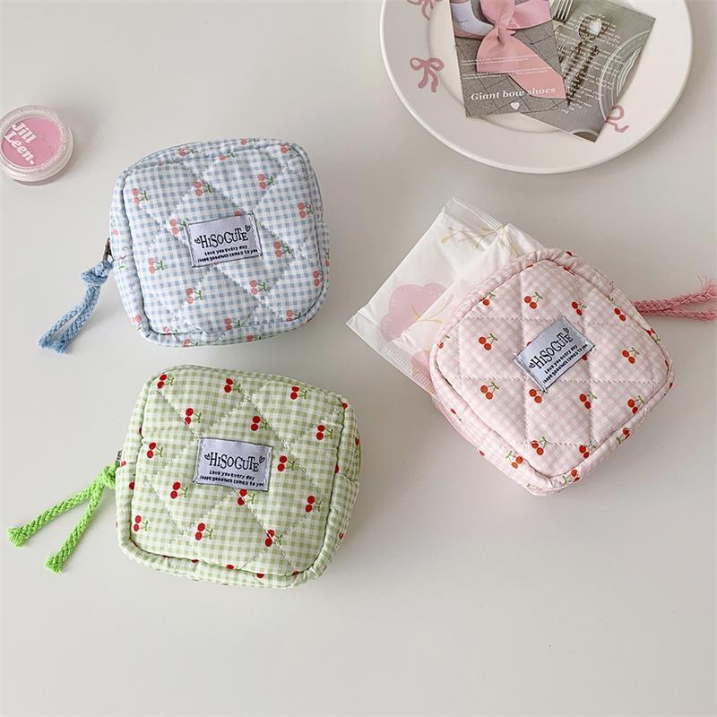 Cute Cherry Plaid Cosmetic Bags Portable Ladies Clutch Purse Women Makeup Case Commute Sanitary Napkin Storage Bag Headphone Bag