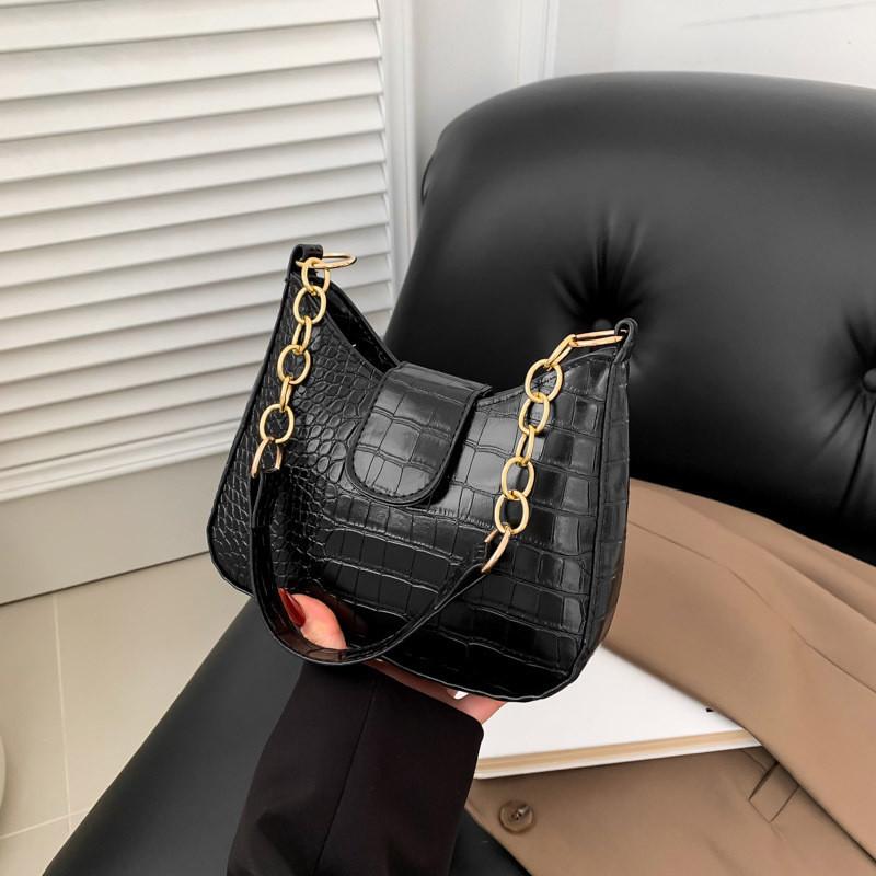 

2024 Winter New Pure Color Simple Fashion Casual Single Shoulder Handbag Chain Bag Korean Retro Commuter Armpit Bag Urban Minimalist Style