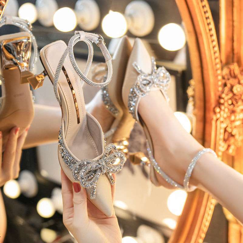 

2025 новые туфли-лодочки на высоком каблуке с бантом из страз, женские, на тонком каблуке, с острым носком, с ремешком, дизайнерские, нишевые, с темпераментом, фея 42