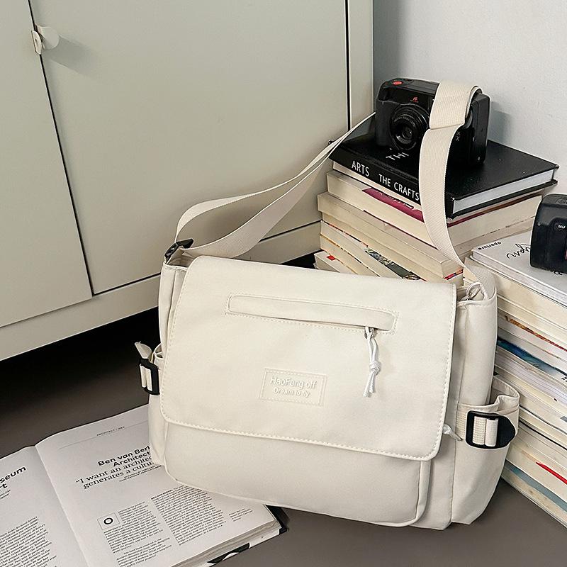 Wind Tooling Large-capacity Messenger Bag Men's and Female Students' Class Bag Can Put Books, Casual Shoulder Bag