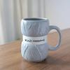 425ml Realistische Garn-Detailierung Tasse Keramik Kaffee Tee Tasse mit Häkelnadel-Griff Löchern Lichtbeständiger Druck Kaffeetasse Perfektes Häkelgeschenk