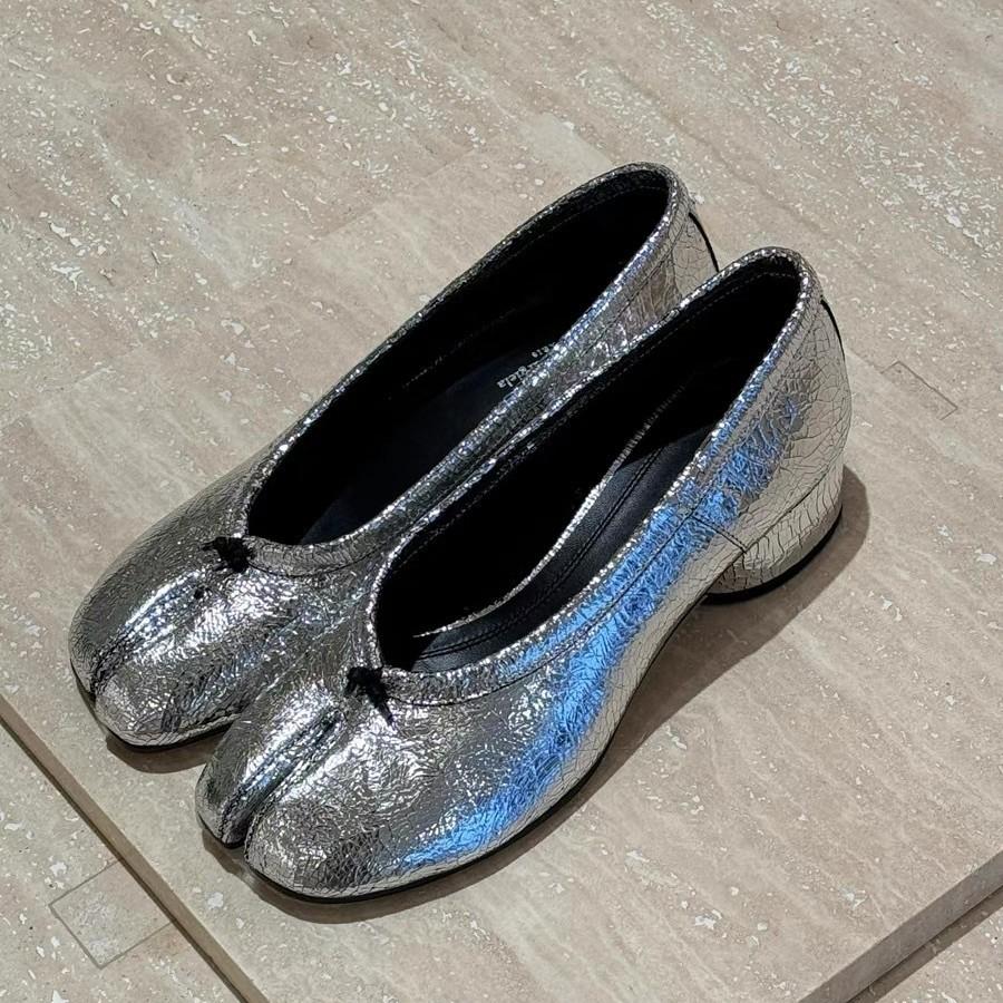 Fashion Broken Mirror Cracked Silver Fashion Split Toe Shoes Women's Mid-heel Pig's Trotter Single Shoes Spring and Autumn 2025