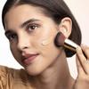 Oriflame Giordani Gold Omlazující make-up na bázi séra SPF 12 + UVA - Světle béžová neutrální 30 ml