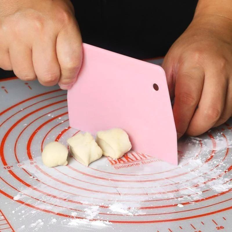 Dough Scraper Lightweight Flat Cut Reusable  Plastic Bowl Scraper Multifunctional Flexible with Hanging Hole for Kitchen