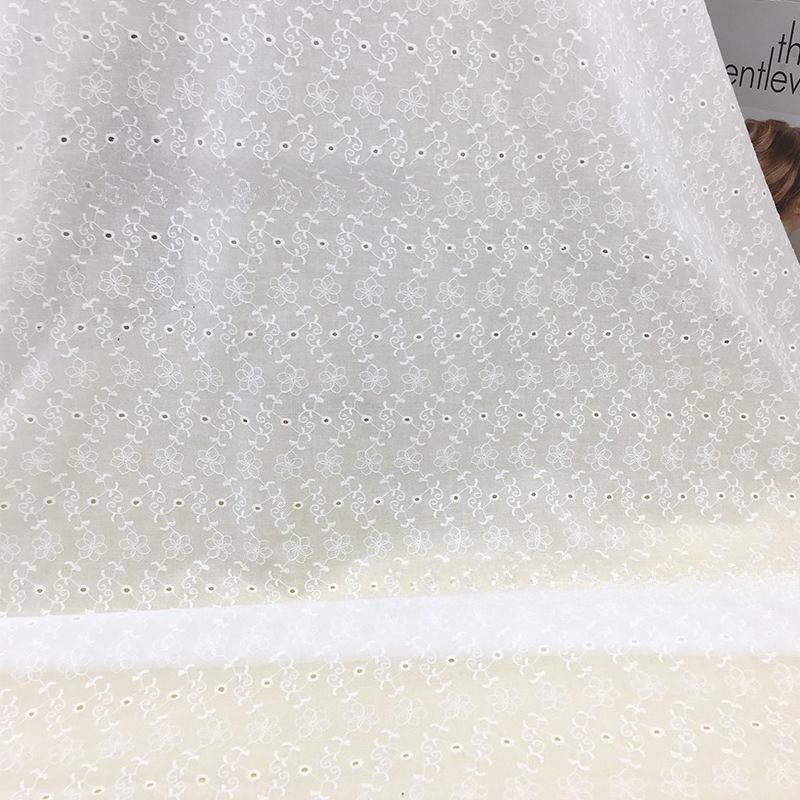 100x130cm Tessuto di Cotone Bianco Ricamato con Occhielli Pizzo di Cotone Materiale per Cucire Vestiti, Al Metro 23 stili